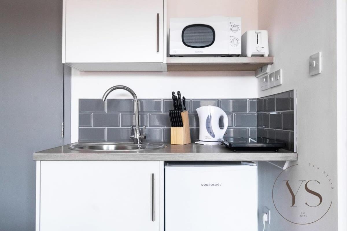 Stoke-on-Trent Sienna Longton Studio 2D - Wi-Fi, Alton Towers, Netflix מראה חיצוני תמונה