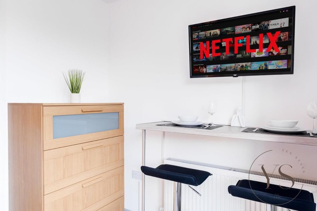 Stoke-on-Trent Sienna Longton Studio 2D - Wi-Fi, Alton Towers, Netflix מראה חיצוני תמונה