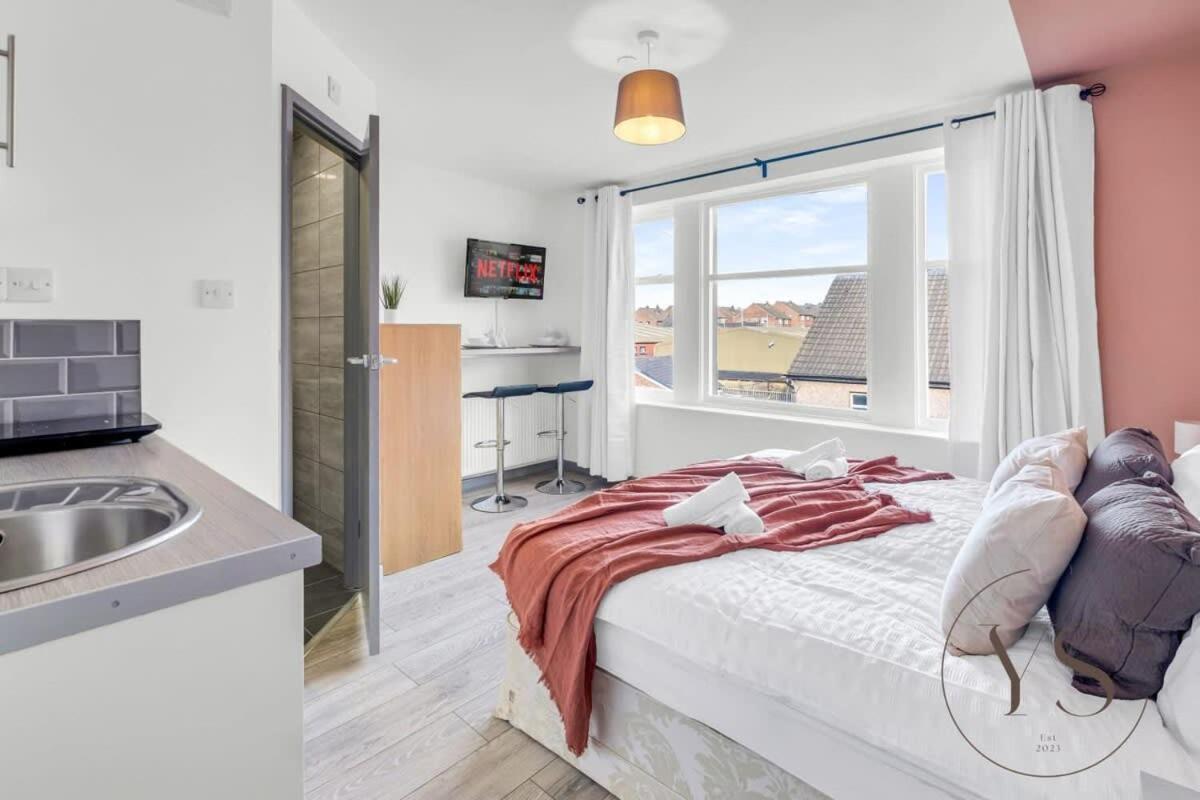 Stoke-on-Trent Sienna Longton Studio 2D - Wi-Fi, Alton Towers, Netflix מראה חיצוני תמונה