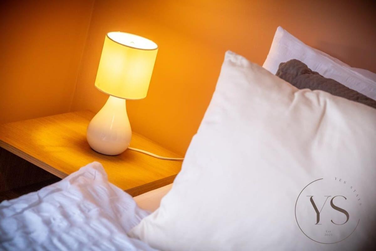 Stoke-on-Trent Sienna Longton Studio 2D - Wi-Fi, Alton Towers, Netflix מראה חיצוני תמונה