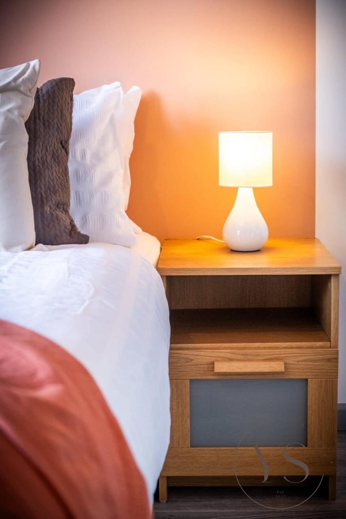 Stoke-on-Trent Sienna Longton Studio 2D - Wi-Fi, Alton Towers, Netflix מראה חיצוני תמונה